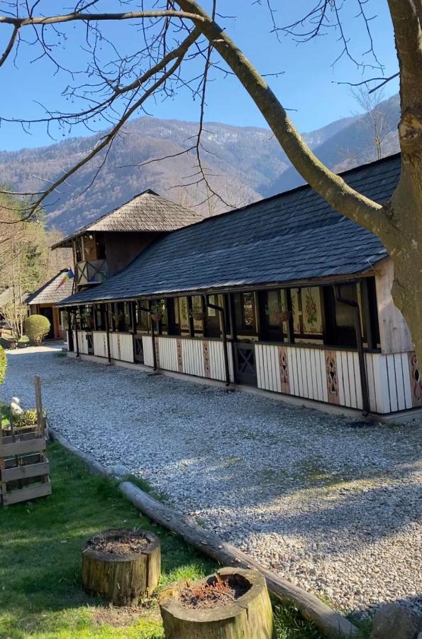 Fratii Jderi - Utopia Verde Brezoi Exterior foto