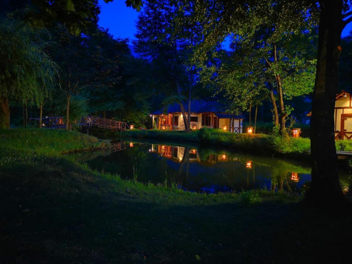 Fratii Jderi - Utopia Verde Brezoi Exterior foto