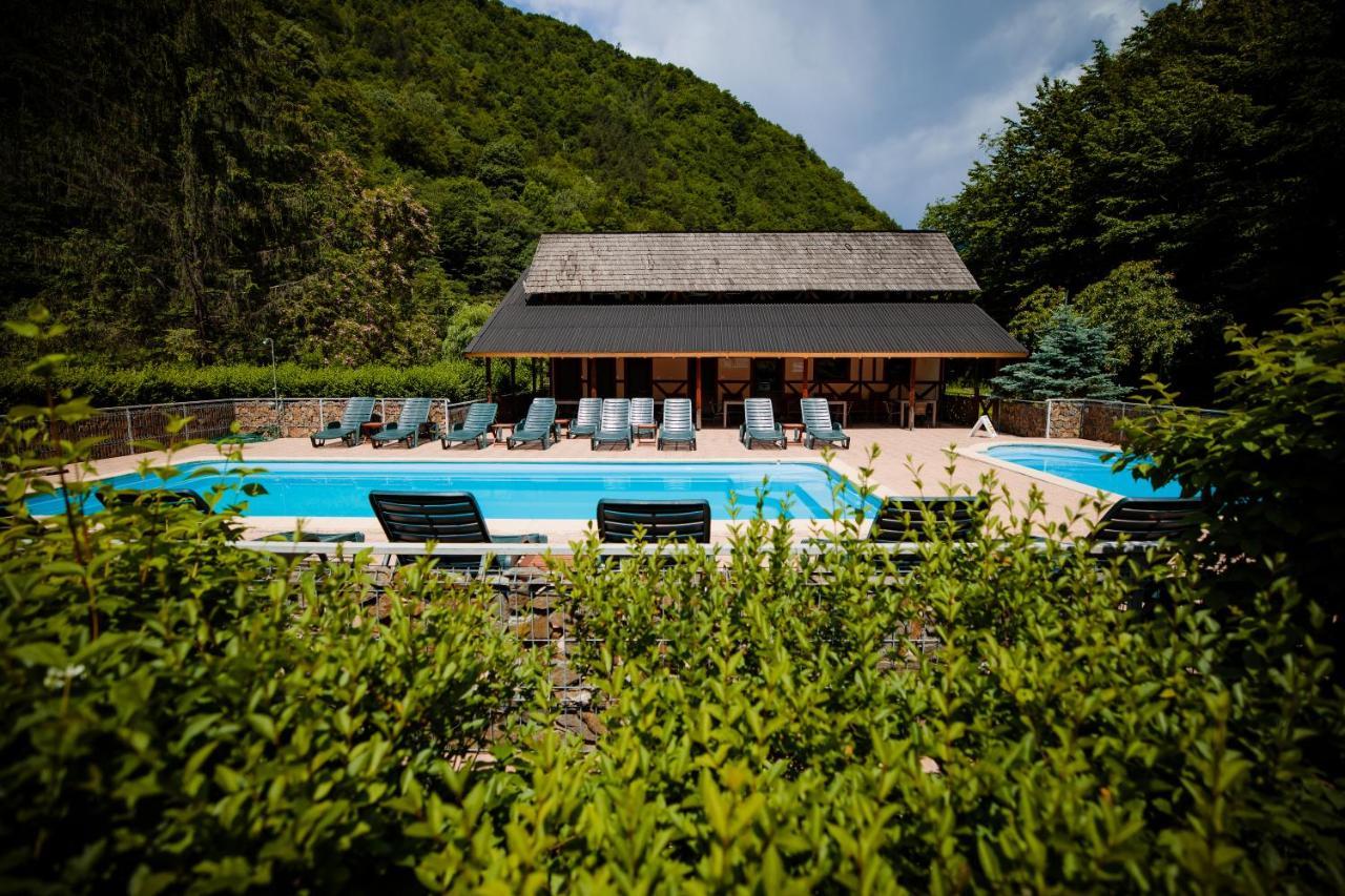 Fratii Jderi - Utopia Verde Brezoi Exterior foto