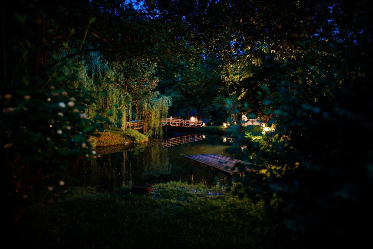 Fratii Jderi - Utopia Verde Brezoi Exterior foto