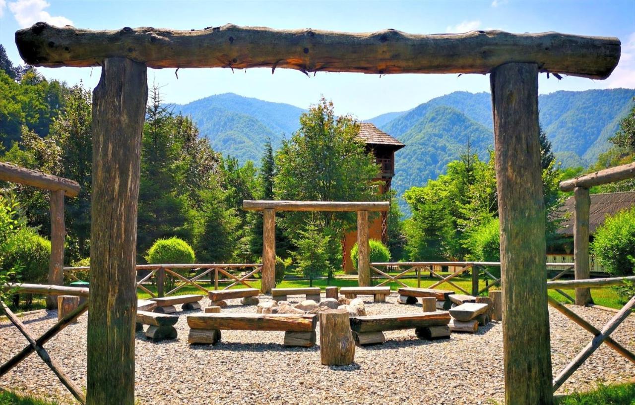 Fratii Jderi - Utopia Verde Brezoi Exterior foto