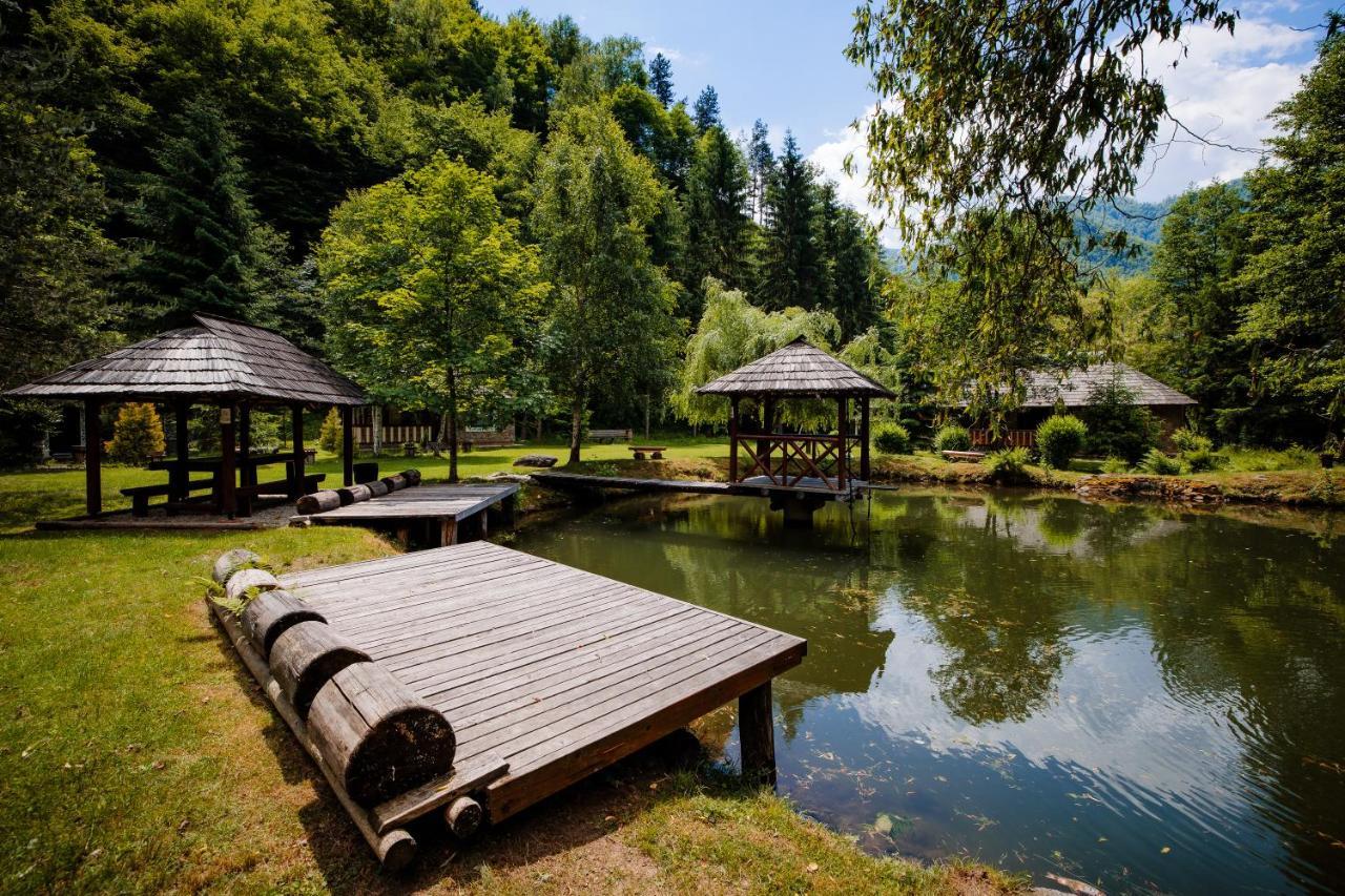 Fratii Jderi - Utopia Verde Brezoi Exterior foto