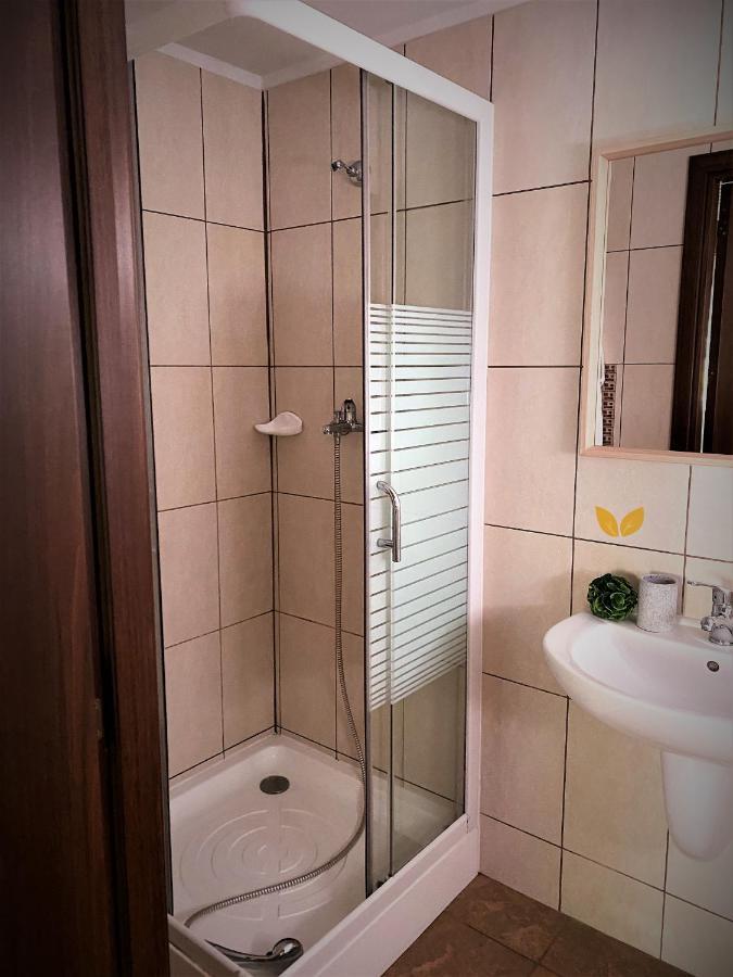 Fratii Jderi - Utopia Verde Brezoi Exterior foto